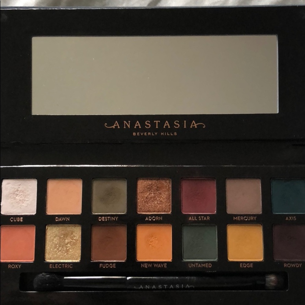 Subculture Anastasia Beverly Hills